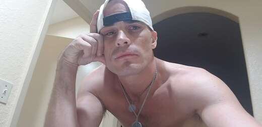 Easy going, laid back, fun, safe - Bi Male Escort in Austin - Main Photo