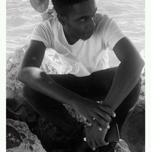 I'm 6ft tall, slim build, athletic,curly h - Straight Male Escort in Jamaica - Main Photo
