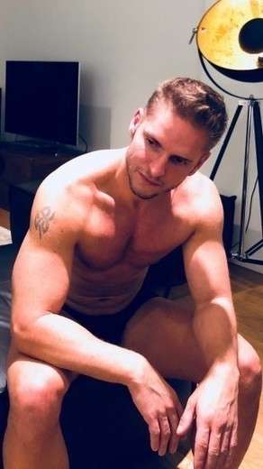 well educated guy is traveling - Male Escort in Berlin - Main Photo