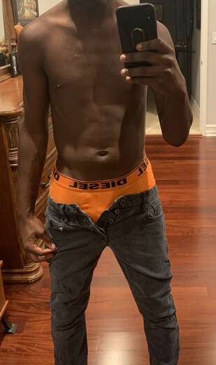 Clean slim black dude in Miami HMU!!!! - Gay Male Escort in Miami - Main Photo